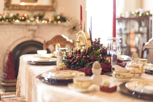 Preview: Elegant holiday dinner table
