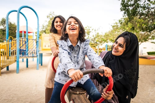 Preview: Happy family in Dubai