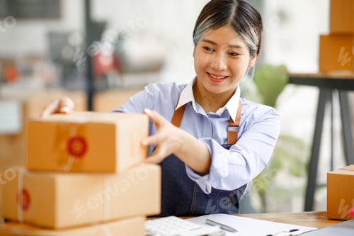 Preview: SME entrepreneur Small business entrepreneurs Online selling ideas,Happy Young Asian business owner
