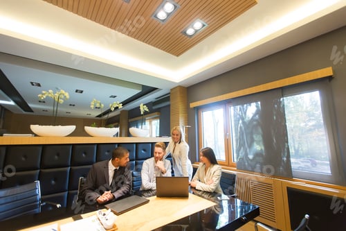 Preview: Business people