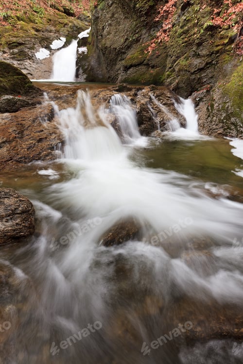 Preview: small waterfall in winter