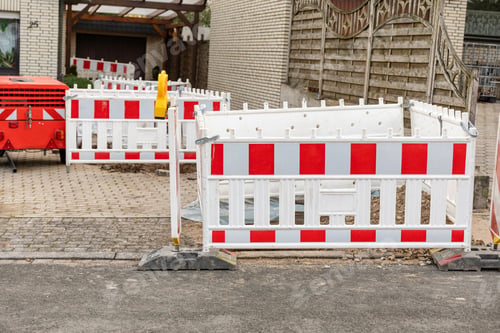Preview: construction site sign cordoning off on a road