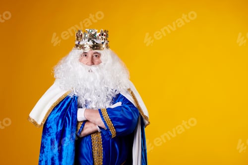 Preview: A king with white hair and beard on a yellow background