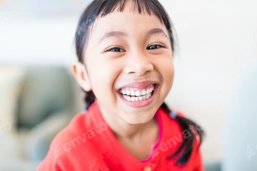 Preview: Excited little girl