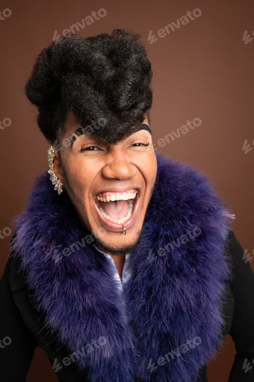 Preview: Stylish singer wearing fur collar is showing excitement