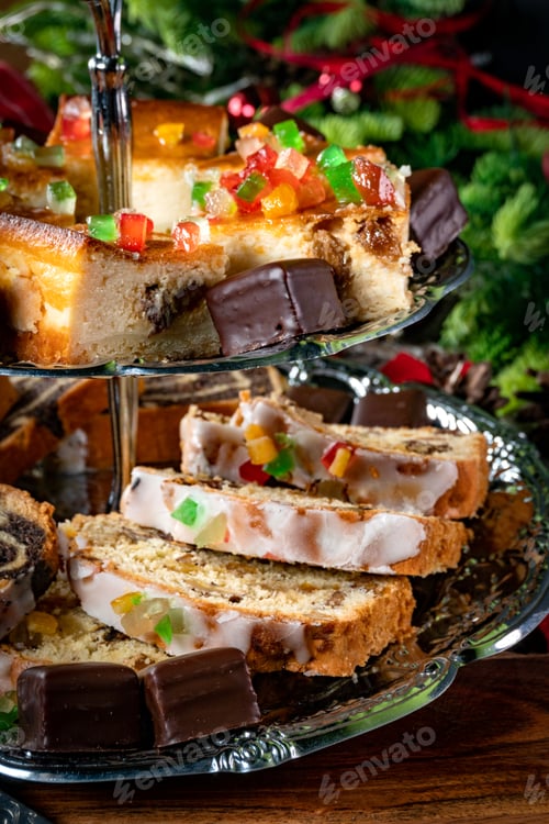 Preview: Various sweet cakes.