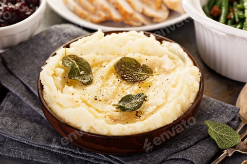 Preview: Mashed potatoes with butter and sage