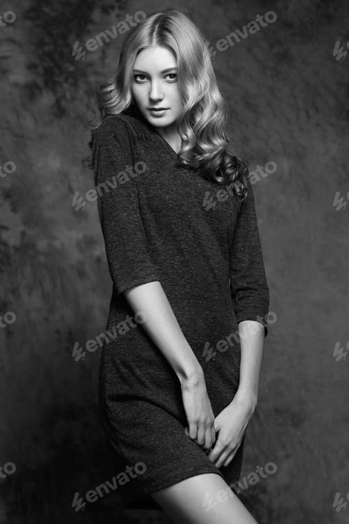 Preview: Fashion photo of young magnificent woman