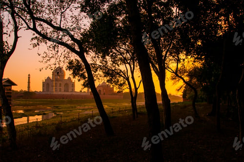 Preview: Taj Mahal scenic sunset view in Agra, India