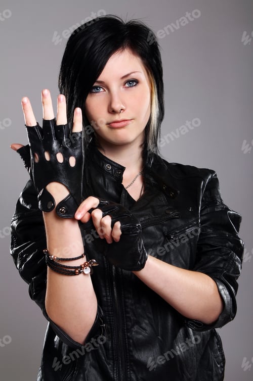 Preview: Young punk girl in leather
