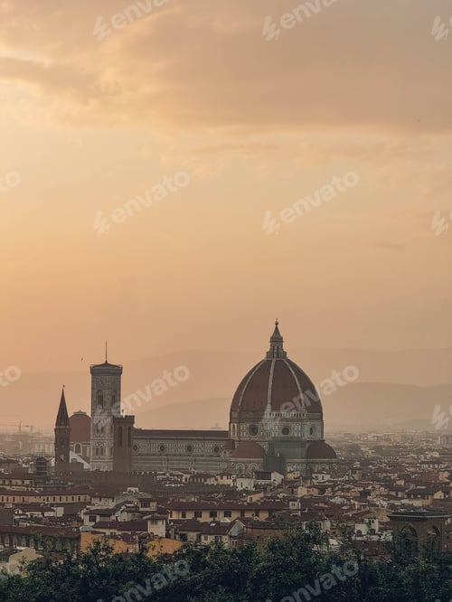 Preview: Cathedral de Santa Maria del Fiore at dusk