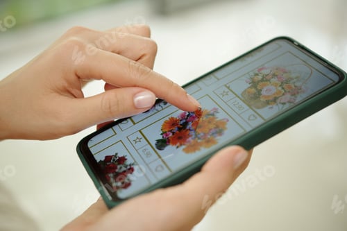 Preview: Browsing Floral Arrangements on Smartphone