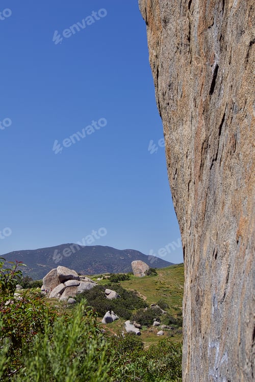 Preview: Climbing the rocks for a better view