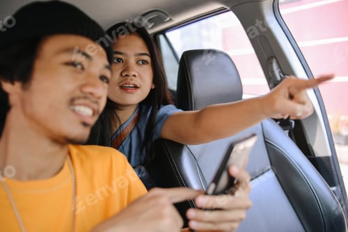 Preview: Customer Giving Direction to Online Driver