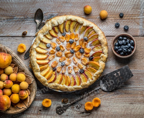 Preview: Apricot cake or pie with fresh fruits