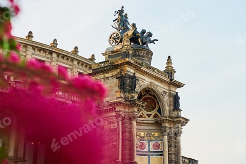 Preview: Detailed view of Semperoper Opera house facade in Dresden