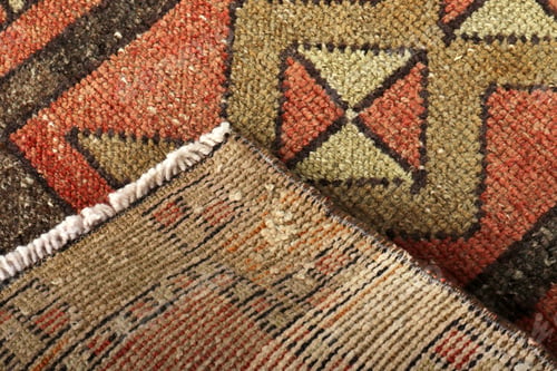 Preview: Textures and patterns in color from woven carpets