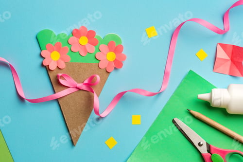 Preview: paper crafts for mother's day, womens day or birthday. a postcard done by a child for mom.