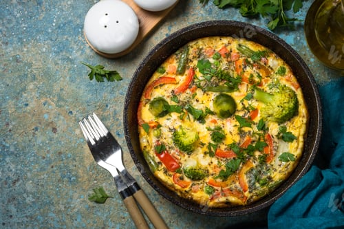 Preview: Frittata with fresh vegetables in the skillet