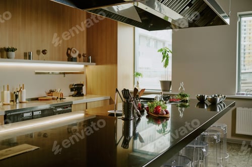 Preview: Amazing Empty Kitchen