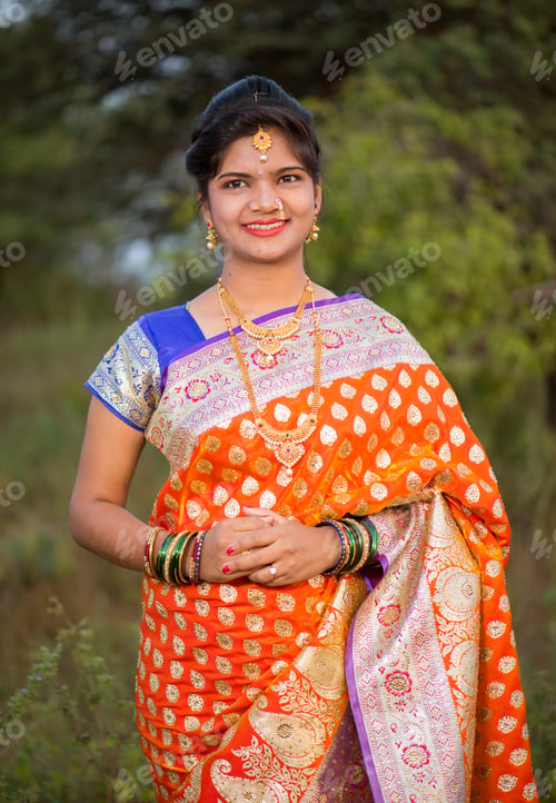 Preview: Beautiful Indian bride Wearing Saree