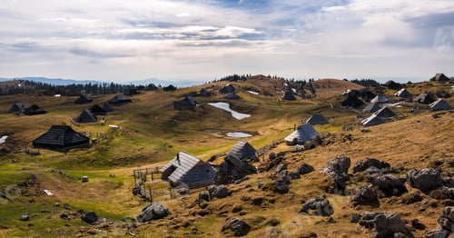 Preview: Cottages in the mountains