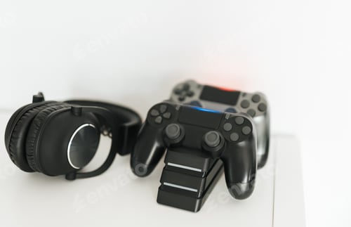 Preview: Gamepads on the table