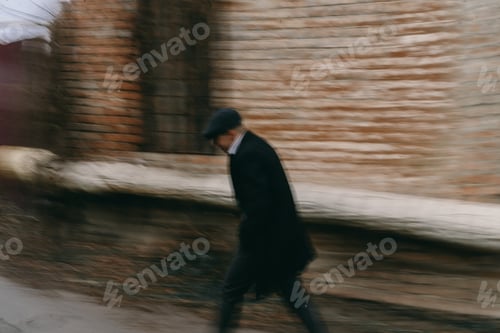 Preview: Portrait of a man in retro style. Peaky blinders. Vintage
