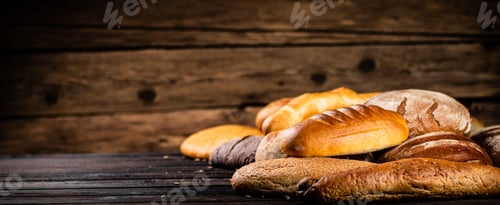 Preview: Different types of freshly baked bread.