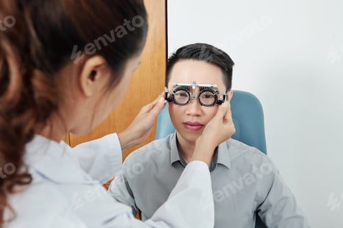 Preview: Man checking the eyesight at hospital