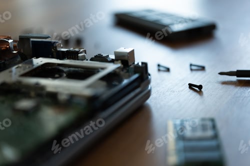 Preview: Laptop at repair service