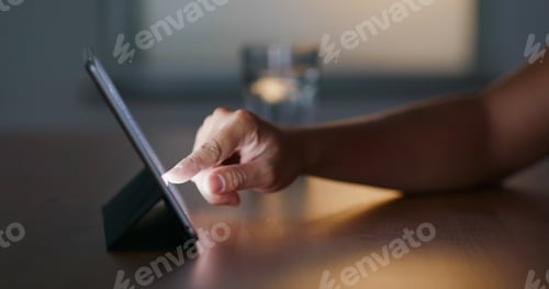 Preview: Work on tablet computer at home