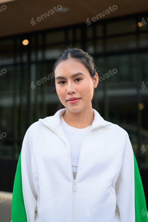 Preview: Young Asian Woman in Sporty Casual Outfit Outdoors