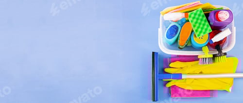 Visualização: Conceito de serviço de limpeza. Conjunto de limpeza colorido para diferentes superfícies