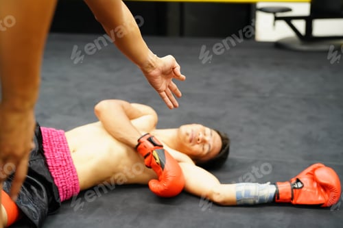 Preview: Muay Thai, The martial art of Thailand, The judges must count from one to ten