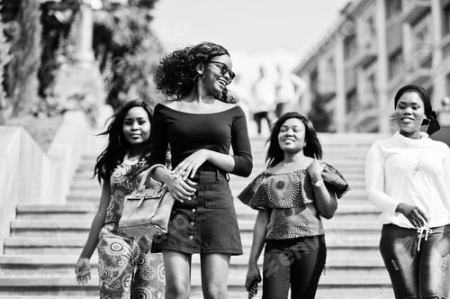 Preview: Group of african womens