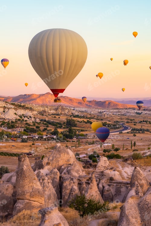 Preview: Hot air balloons over Cappadocia, Turkey