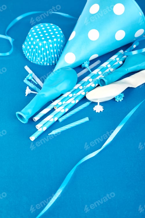 Preview: Party blue paper hat.