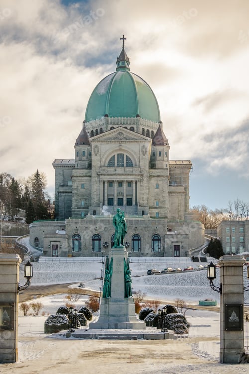 Preview: Saint Joseph Oratory with snow - Montreal, Quebec, Canada
