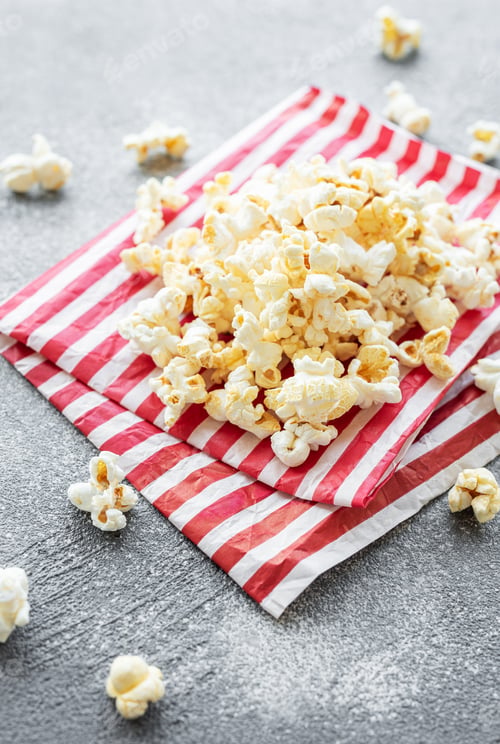 Preview: Tasty salted homemade popcorn