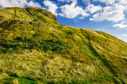 Preview: View of Arthur's Seat in Edinburgh in summer