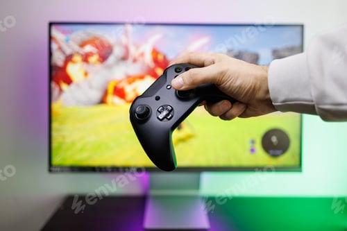 Preview: Holding the gamepad in your hand presses the gamepad stick with your finger