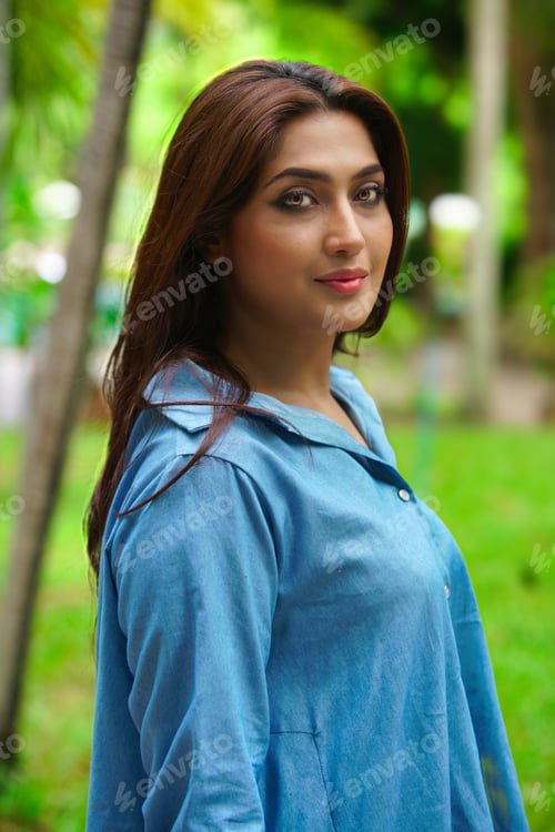 Preview: Portrait of a beautiful woman in nature