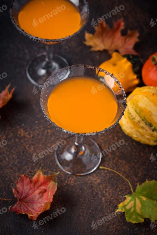 Preview: Halloweens drink pumpkin martini cocktail