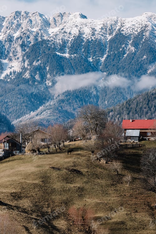 Preview: Mountain villages and the mountains.