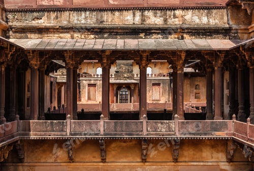 Preview: Datia palace in Madhya Pradesh, India