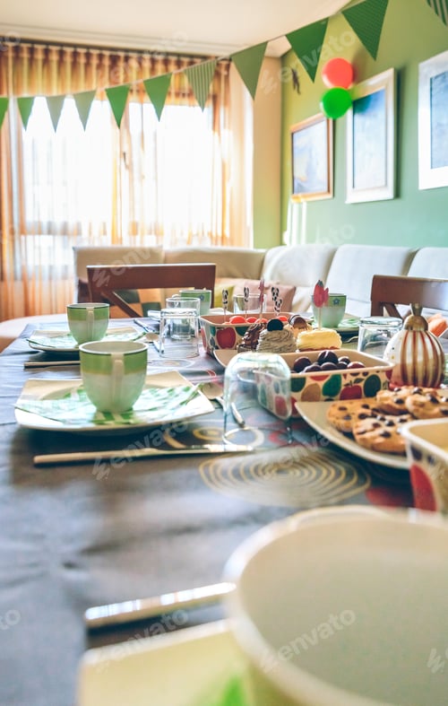 Preview: Decorated living room for breakfast party