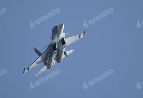 Preview: aerobatic Su-30 perfoming demonstration flight