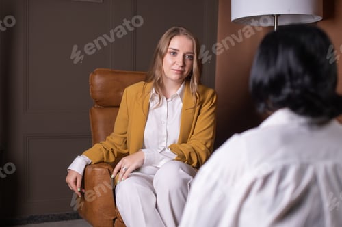 Preview: A nice woman psychologist helps to solve the emotional experiences of the client
