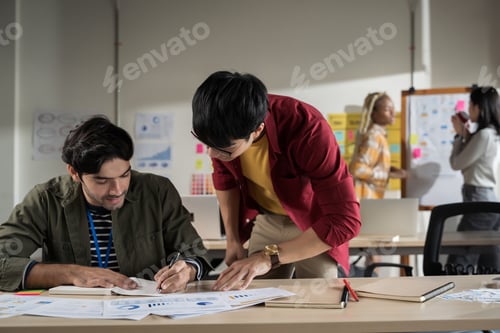 Preview: Business teamwork planning meeting.